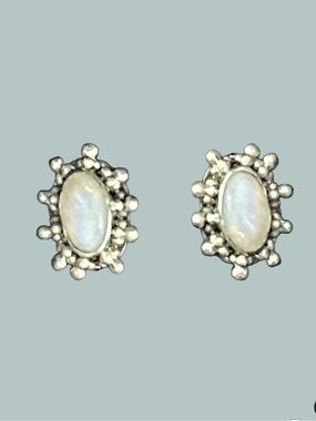 Vintage NWT 925 Sterling Silver Oval Moonstone Studs Earrings